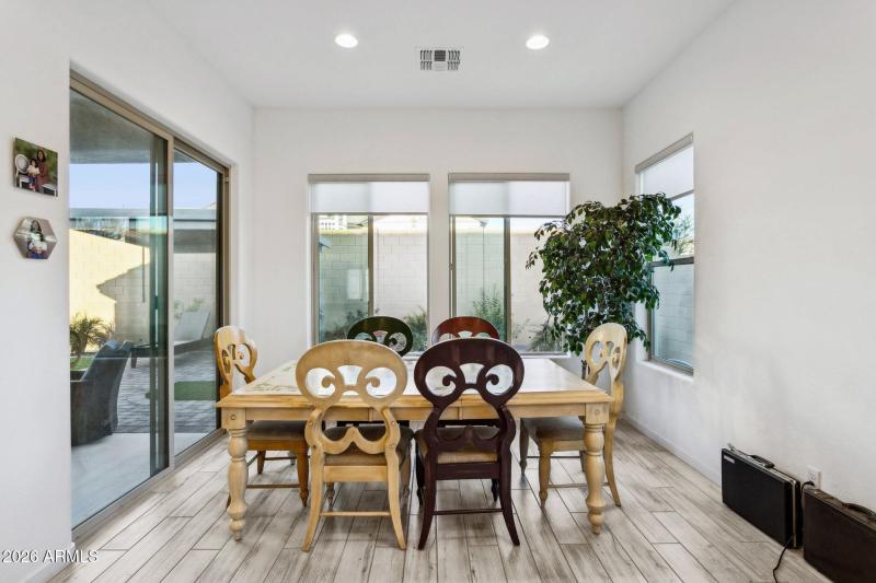 Eat-in kitchen