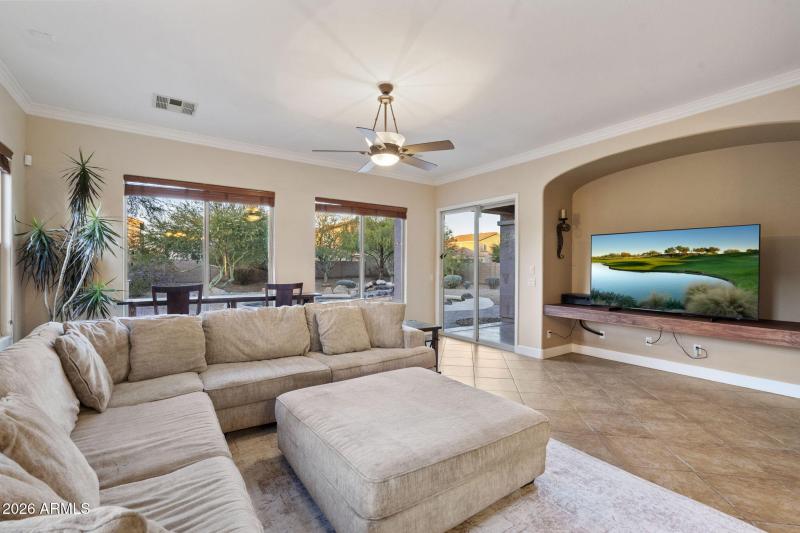 FR- Media & Patio Access