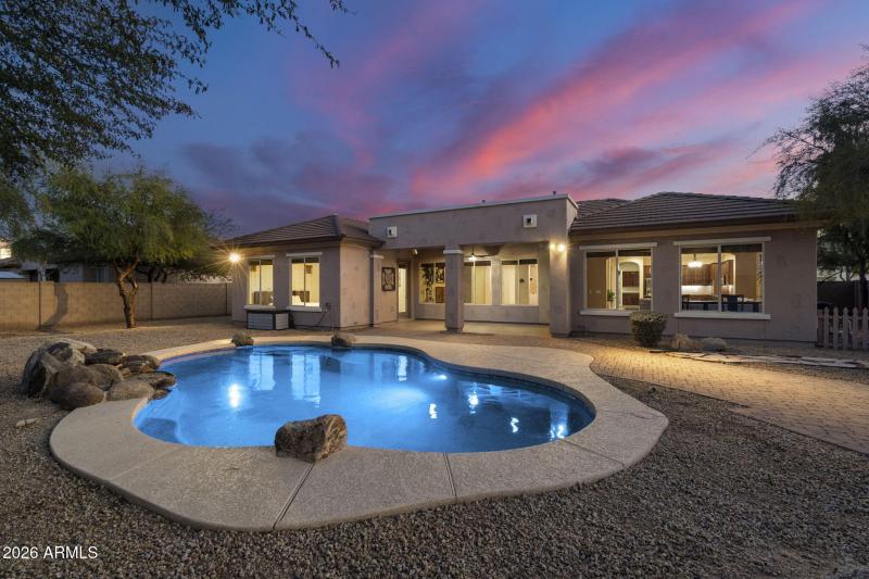Resort-Style Bkyd w Pebble Pool