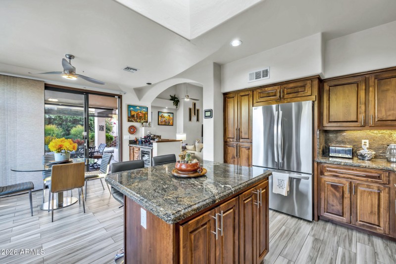 KITCHEN DESIGNER GRANITE