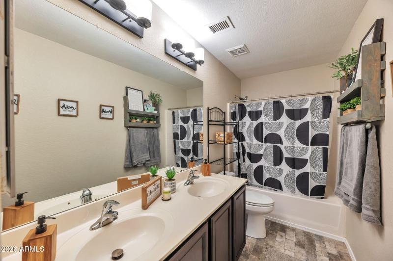 14-web-or-mls-QP- 780_8684