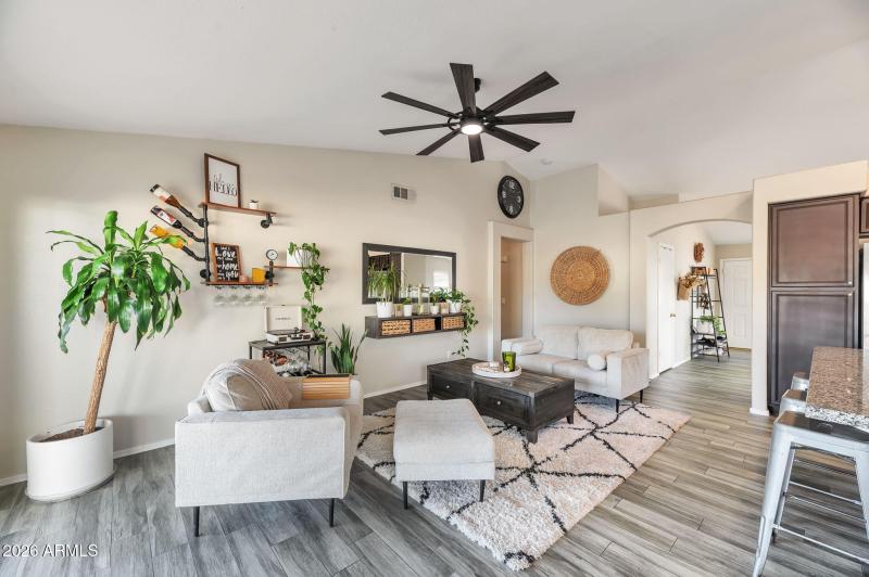 17-web-or-mls-QP- 780_8687