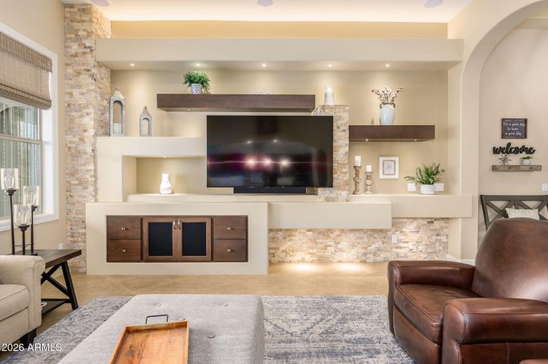 32-web-or-mls-Iris-38