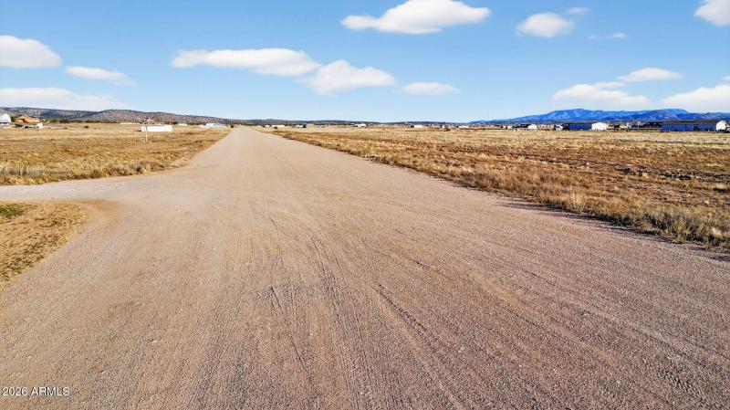 13-web-or-mls-2690-w-pilots-rest-airstri