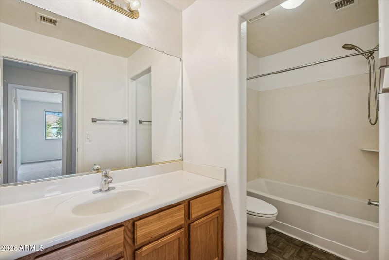 Upstairs 2nd Bathroom