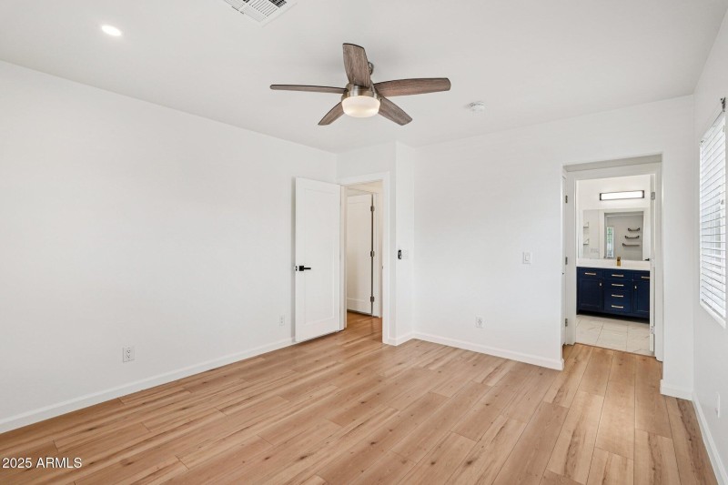 19-web-or-mls-E Cheery Lynn Rd-S2009-019