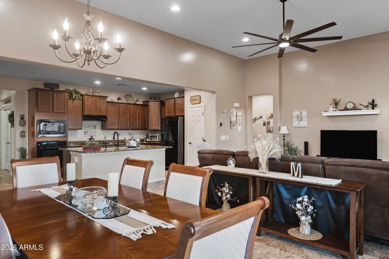 42774 W Darter Dr-10