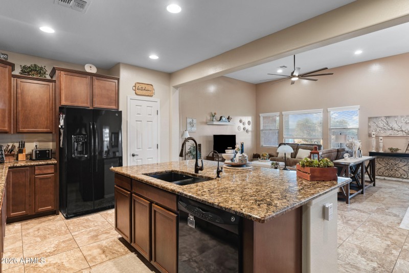 42774 W Darter Dr-14