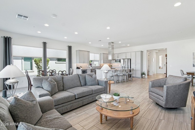 10-web-or-mls-W Montansoro Ln-S1610-008