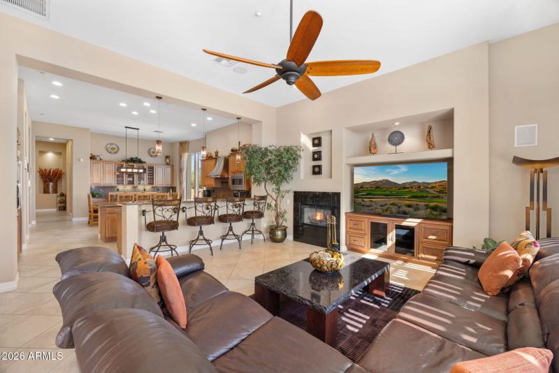 42131 N MOUNTAIN COVE Drive