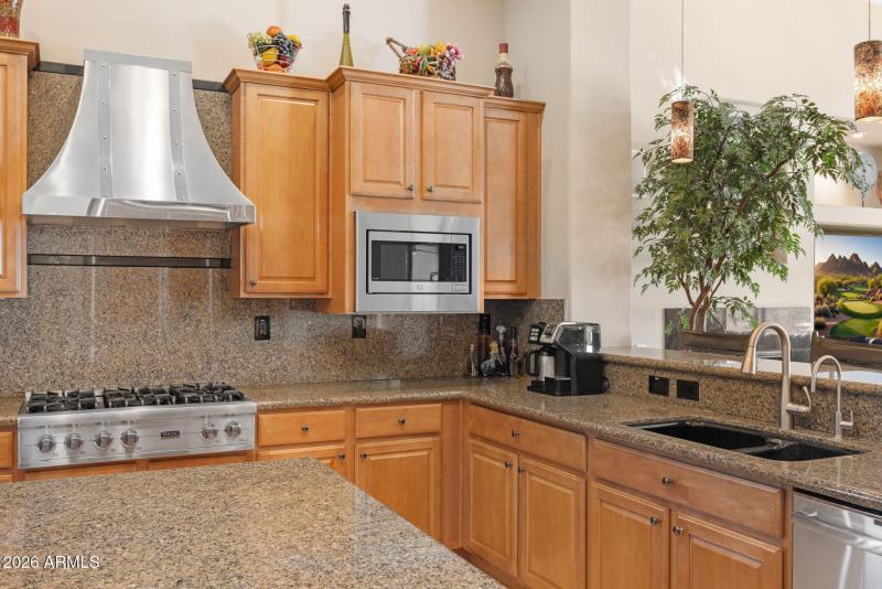 42131 N MOUNTAIN COVE Drive