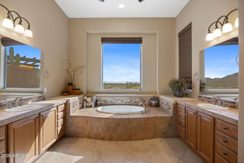 42131 N MOUNTAIN COVE Drive