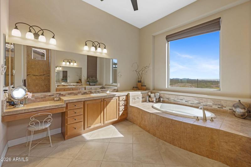 42131 N MOUNTAIN COVE Drive