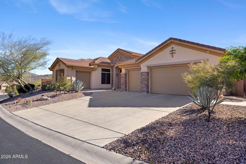 42131 N MOUNTAIN COVE Drive