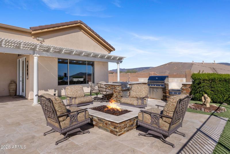 42131 N MOUNTAIN COVE Drive