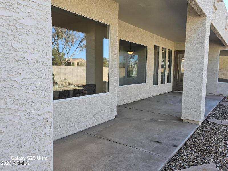 covered full patio