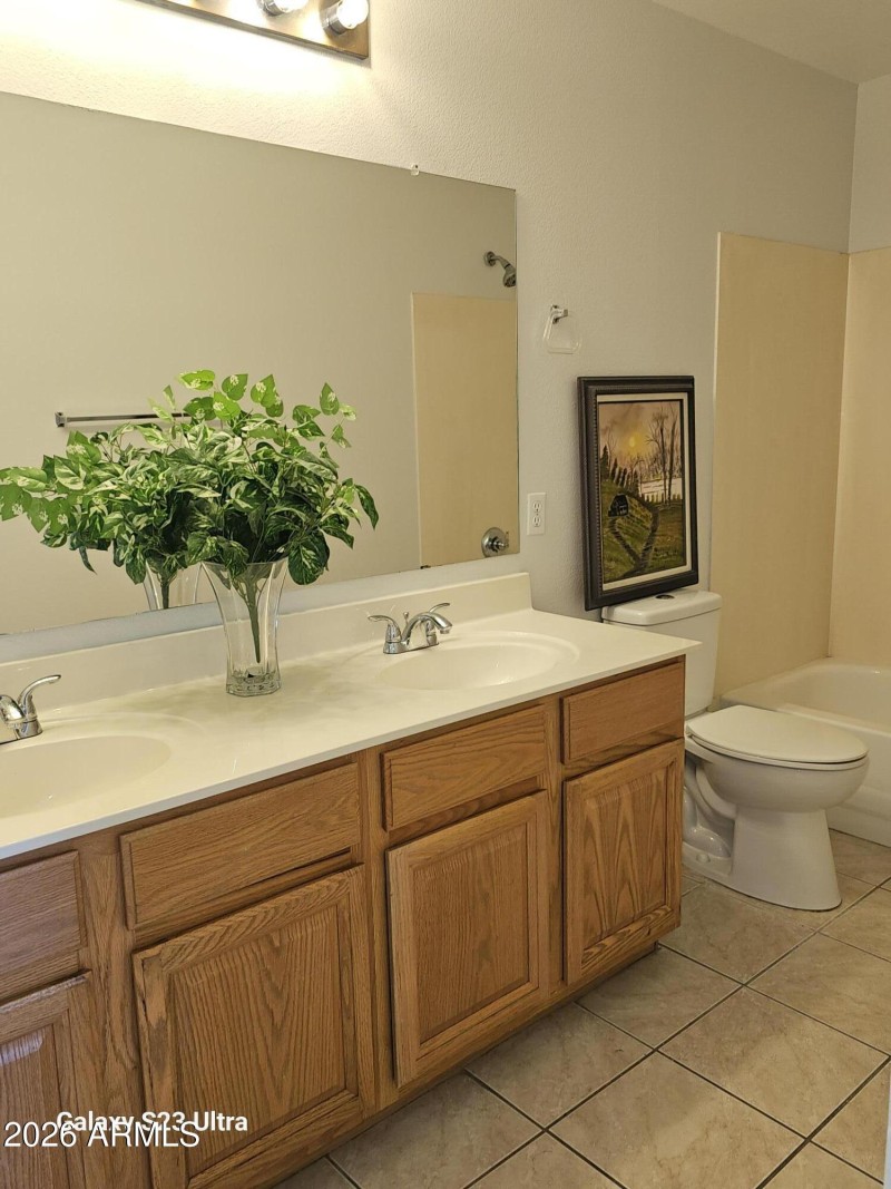FULL HALLBATH