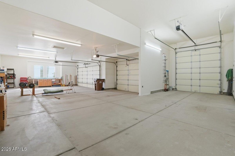 3+ Car Garage & RV Space