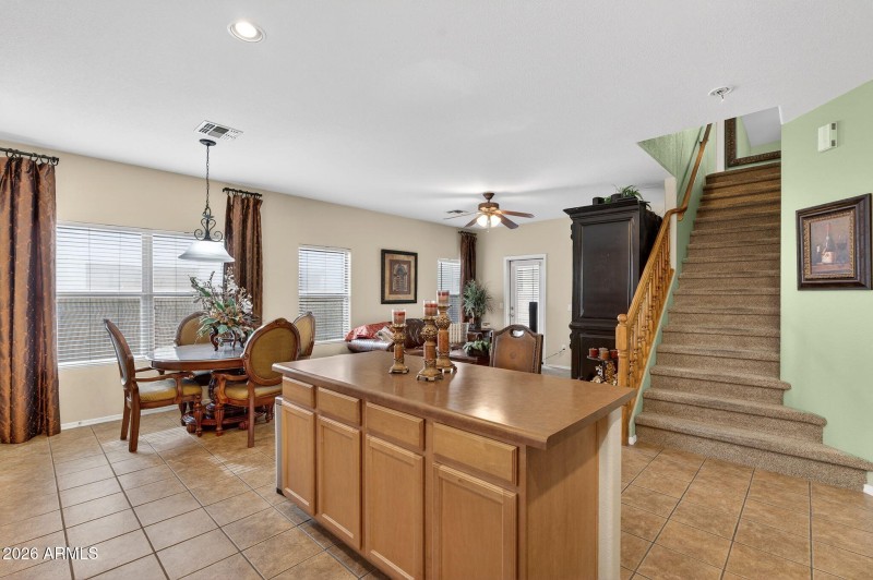 11-web-or-mls-25-E Keats Ave