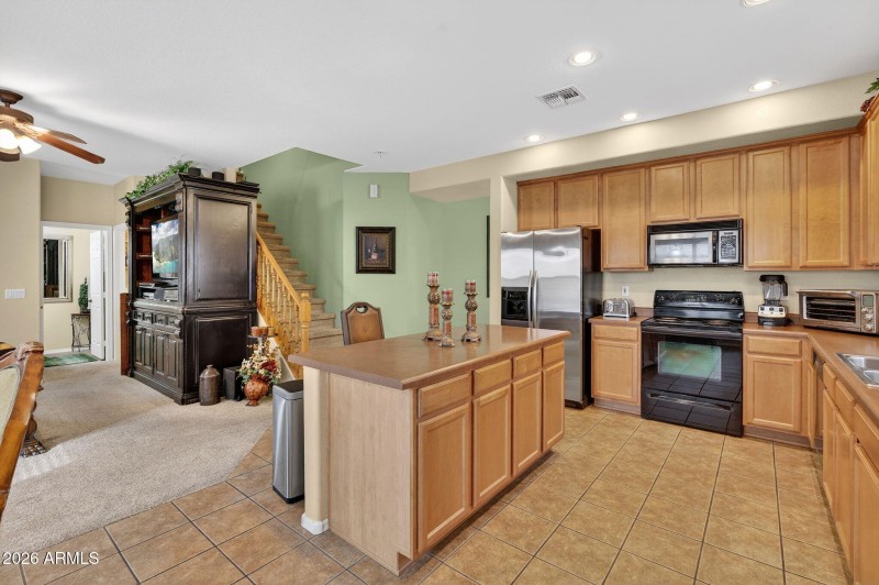 12-web-or-mls-26-E Keats Ave