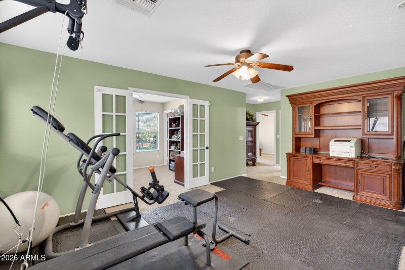 19-web-or-mls-40-E Keats Ave