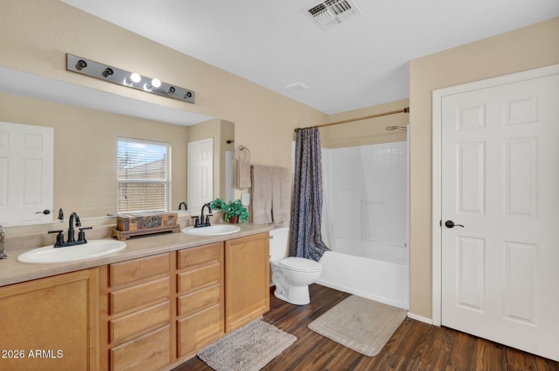 30-web-or-mls-43-E Keats Ave