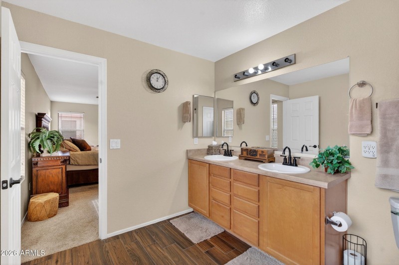 31-web-or-mls-44-E Keats Ave