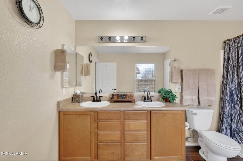 32-web-or-mls-45-E Keats Ave (2)