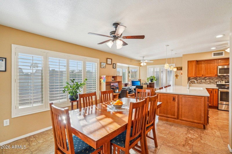 10-web-or-mls-W Buttonwood Dr-S0302-010