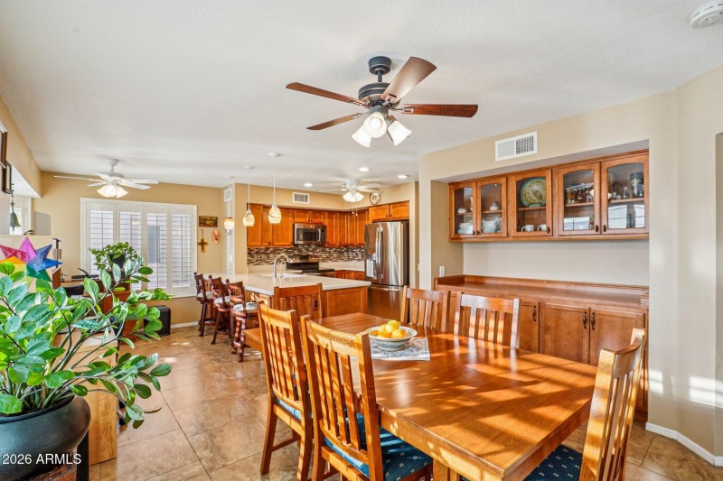 11-web-or-mls-W Buttonwood Dr-S0302-011