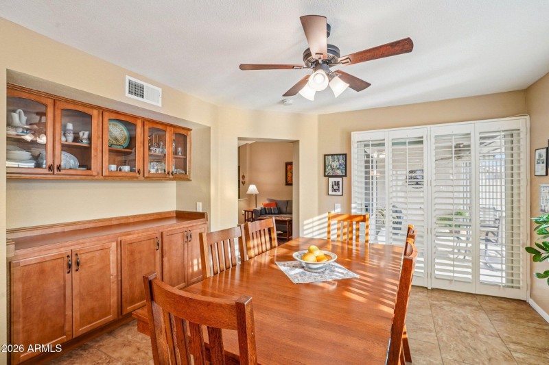 12-web-or-mls-W Buttonwood Dr-S0302-012