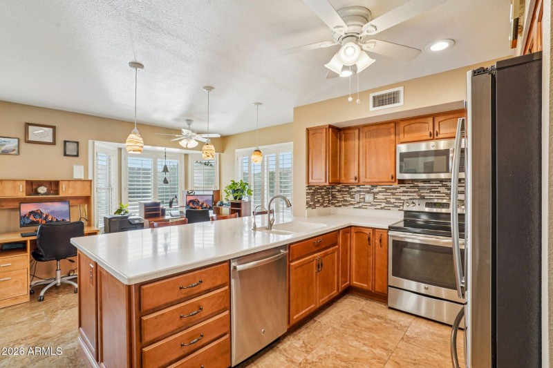 13-web-or-mls-W Buttonwood Dr-S0302-013