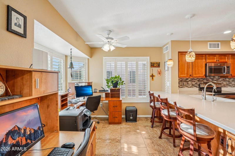 16-web-or-mls-W Buttonwood Dr-S0302-016