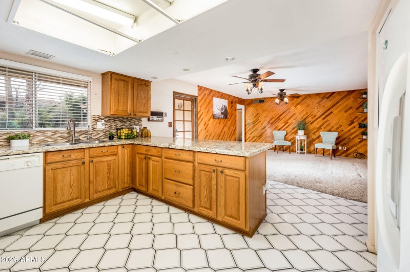 7027 W Wagoner Dr - MLS-22