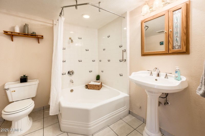 7027 W Wagoner Dr - MLS-36