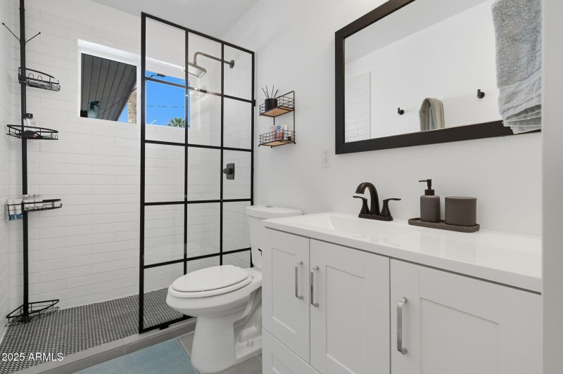 19-web-or-mls-1802 E Meadowbrook Ave-19