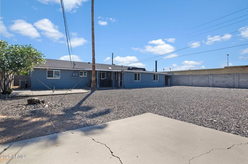 25-web-or-mls-1802 E Meadowbrook Ave-25
