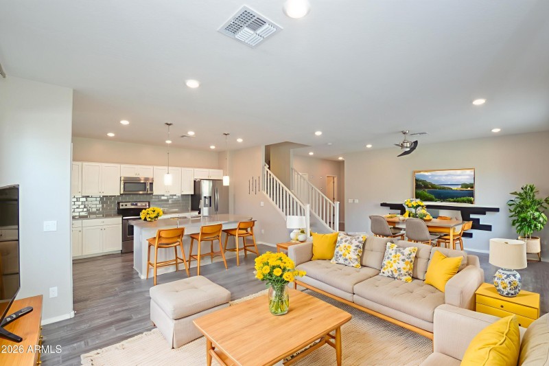 132ea36a-f8c3-4943-beaf-e31b7ef16995 - L