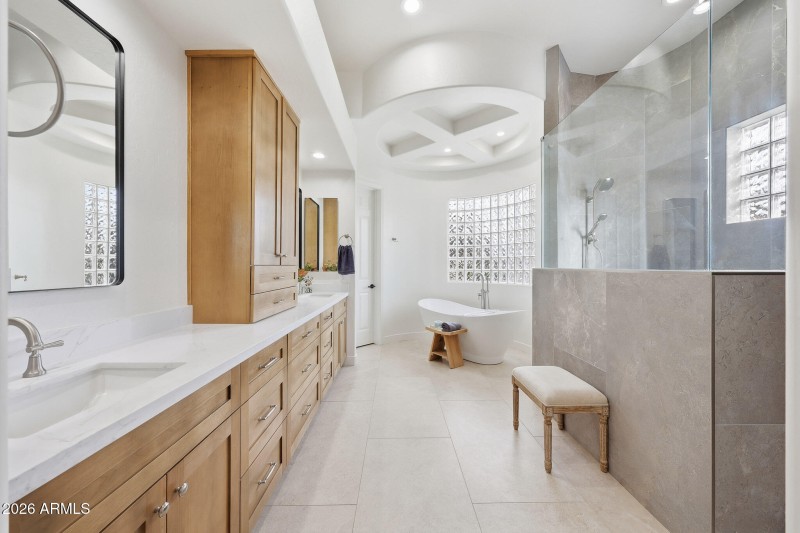 Primary bath