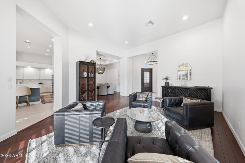 Lounge/parlor