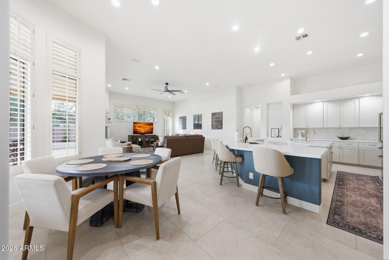 Eat-in kitchen