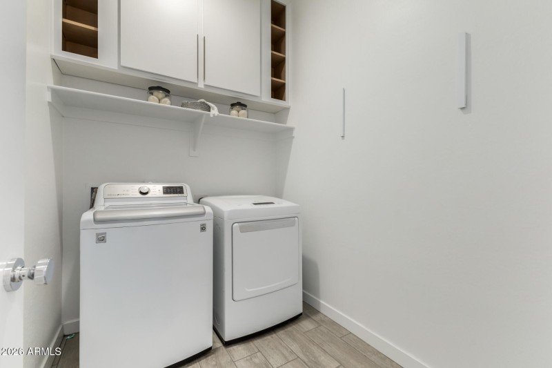 laundry w/ cabinets