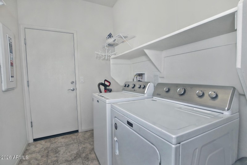 5484 W Patriot Way Florence AZ-large-032