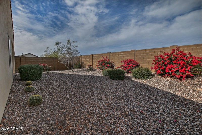 5484 W Patriot Way Florence AZ-large-033