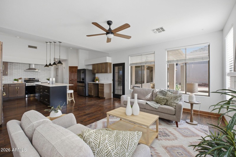 Indoor / Outdoor living flow