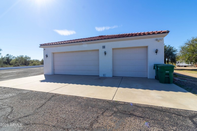 3 Car Garage