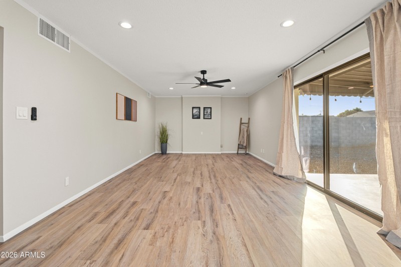 8602 N 33rd Ave - 05