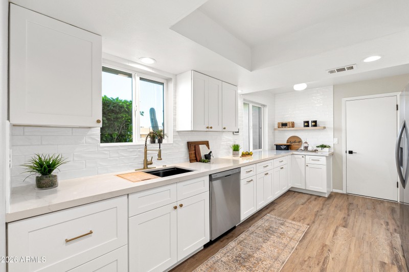 8602 N 33rd Ave - 10