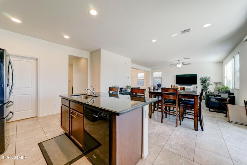 35587 N Donovan Dr-6