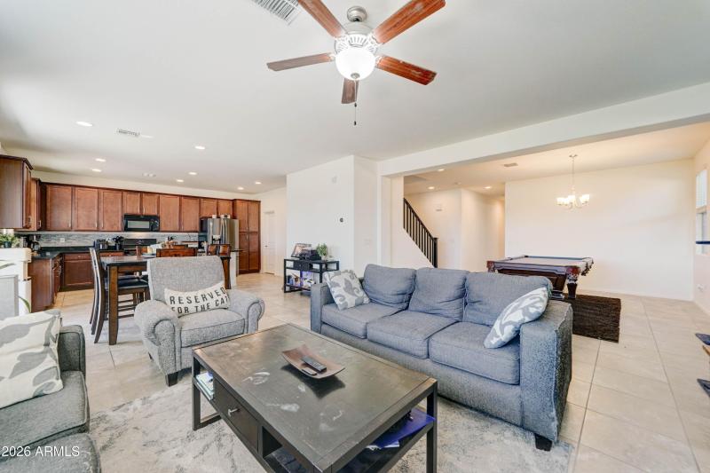 35587 N Donovan Dr-11